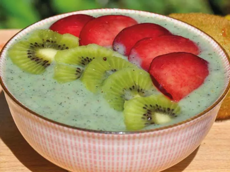 smoothie-bowl-fruit